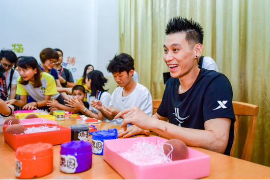 篮球队林书豪_林书豪篮球训练营_篮球规则林书豪是谁教的