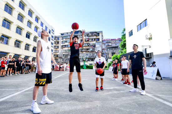 篮球规则林书豪是谁教的_篮球队林书豪_林书豪篮球训练营