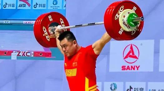 举重冠军男_世界男举重冠军排名前十_举重男子冠军